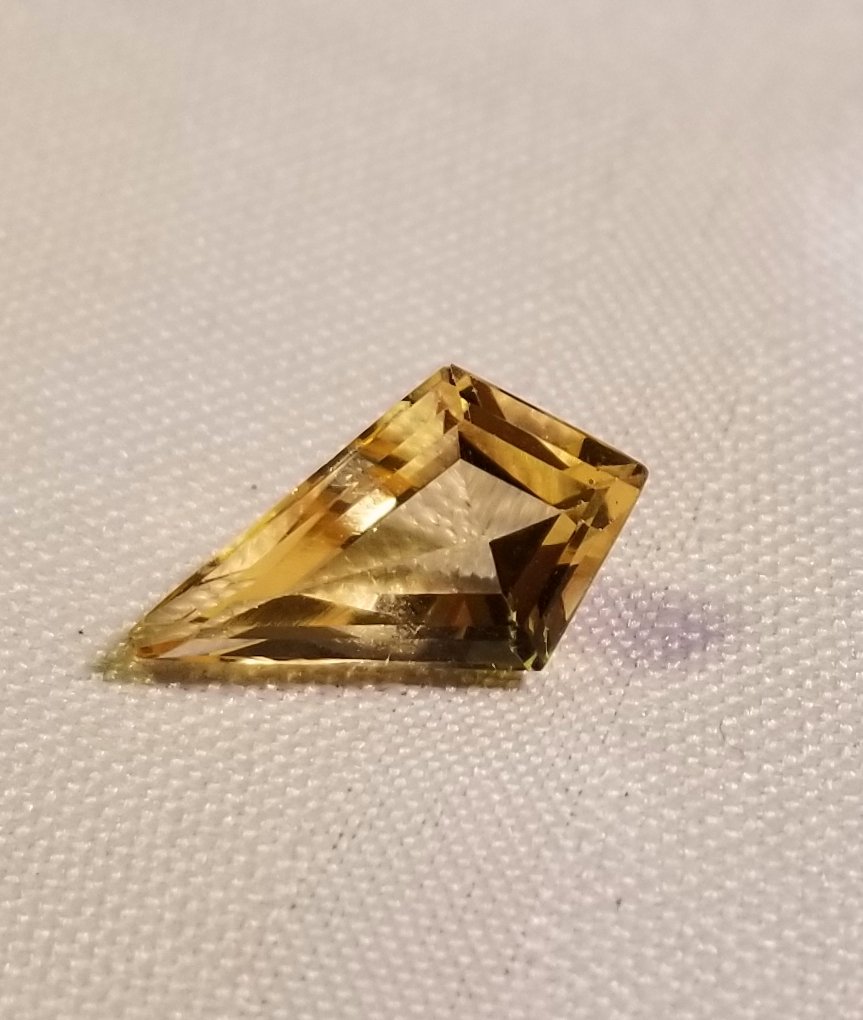 Imperial Topaz 2.85 ct — Golden Sherry (Brazil)